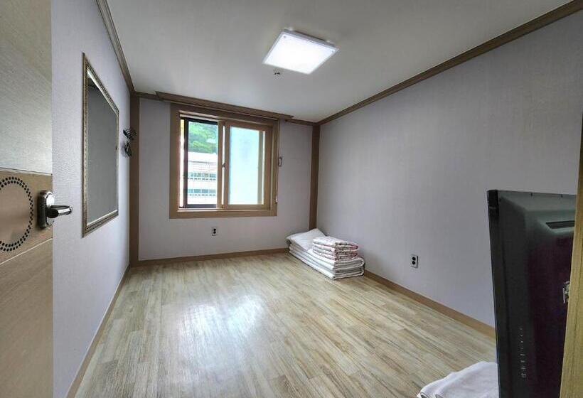 汽车旅馆  E Comfy