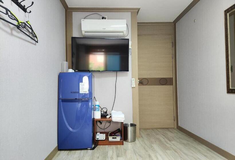 汽车旅馆  E Comfy