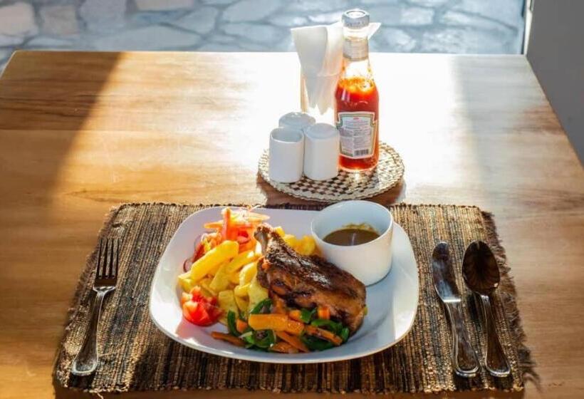 استراحتگاه Nile Treatz