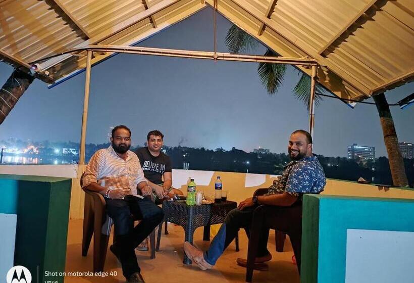 ペンション Cradle N Palms