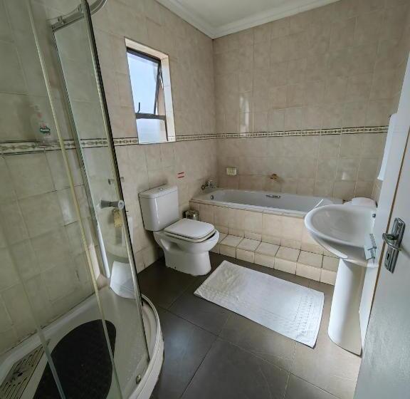 Пансион Leondale Guesthouse