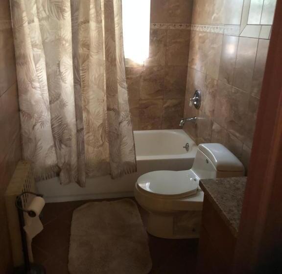 پانسیون Room To Stay In