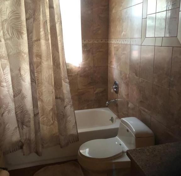 پانسیون Room To Stay In