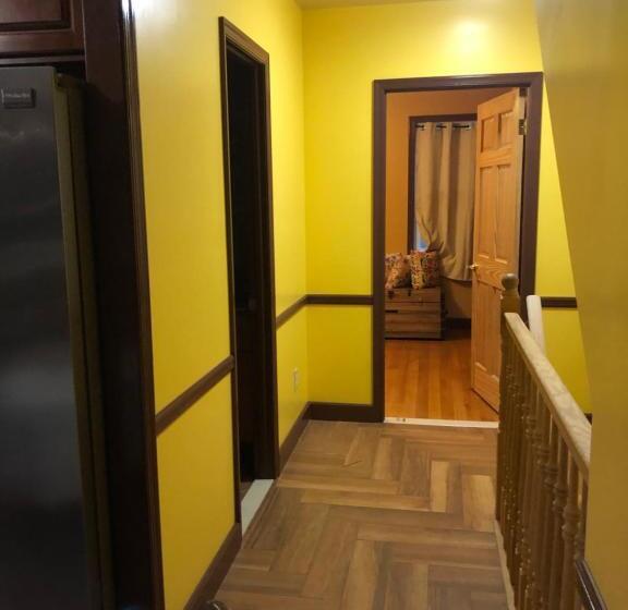 پانسیون Room To Stay In