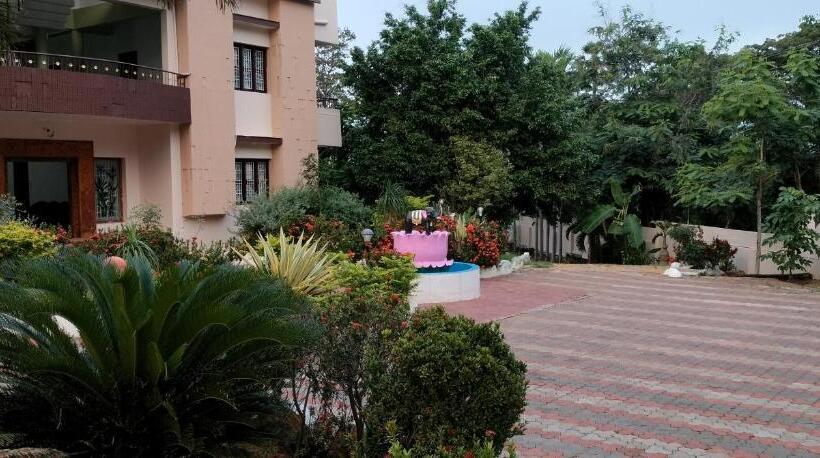 Raja Palace Resort & Mini