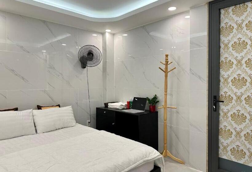 Victoria Hotel   Welcome September 2