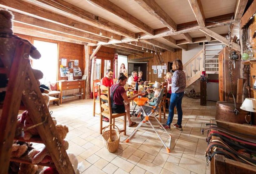 住宿加早餐  Chambres D Hôtes Coeur De Bastié Et Ranch Du Lévézou