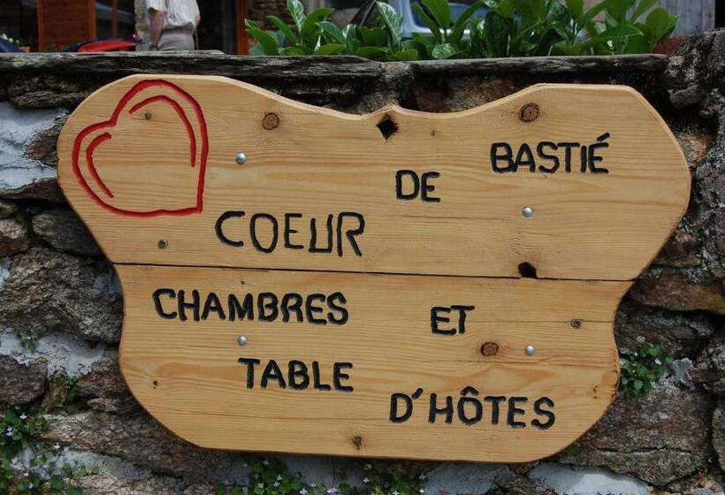 مبيت وإفطار Chambres D Hôtes Coeur De Bastié Et Ranch Du Lévézou