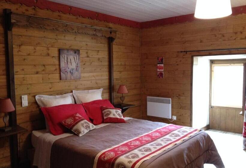 مبيت وإفطار Chambres D Hôtes Coeur De Bastié Et Ranch Du Lévézou