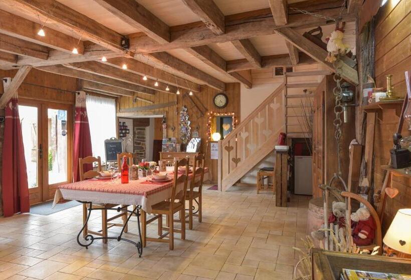 مبيت وإفطار Chambres D Hôtes Coeur De Bastié Et Ranch Du Lévézou