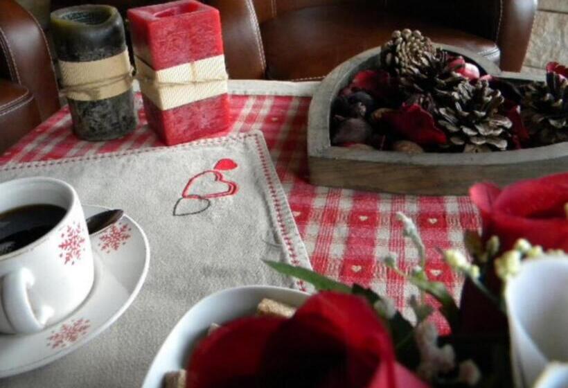 مبيت وإفطار Chambres D Hôtes Coeur De Bastié Et Ranch Du Lévézou