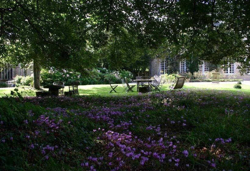 مبيت وإفطار Chateau De Flottemanville