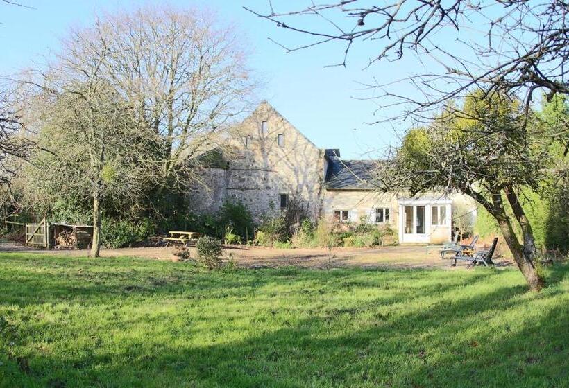 مبيت وإفطار Chateau De Flottemanville