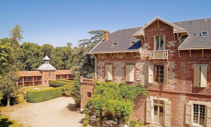 住宿加早餐  Domaine Du Buc, Le Chateau