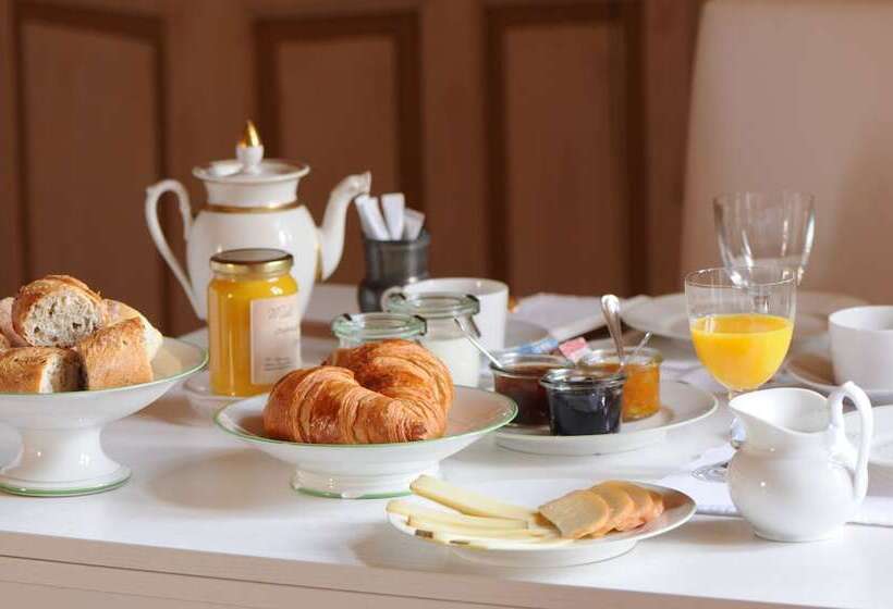 צימר Domaine Du Buc, Le Chateau