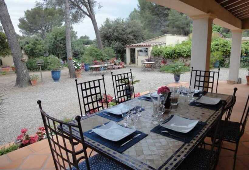 مبيت وإفطار La Maison Des Chênes