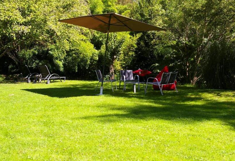 مبيت وإفطار La Source De Bury