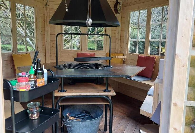 مبيت وإفطار La Source De Bury