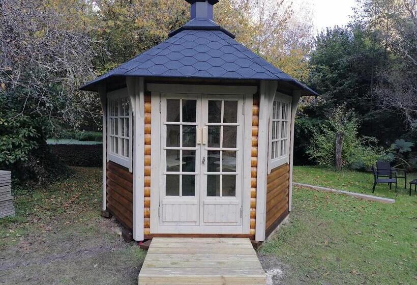 مبيت وإفطار La Source De Bury