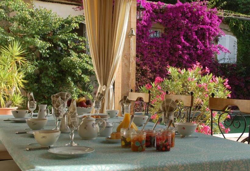 مبيت وإفطار Le Mazet De Tourrettes