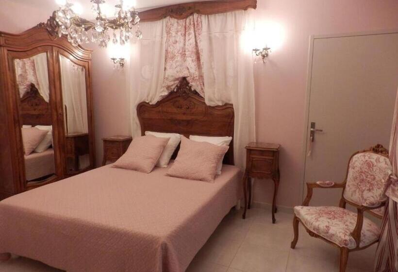 تختخواب و صبحانه Mas Les Vieux Chenes