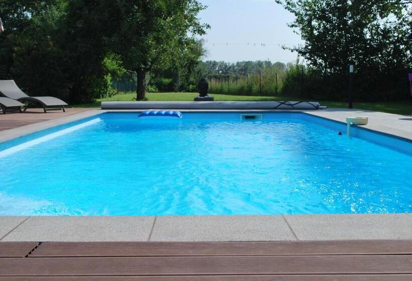 민박 Chambres D Hotes ,hotel ,secret D Une Nuit A Vicq Prės De Onnaing,avec Piscine