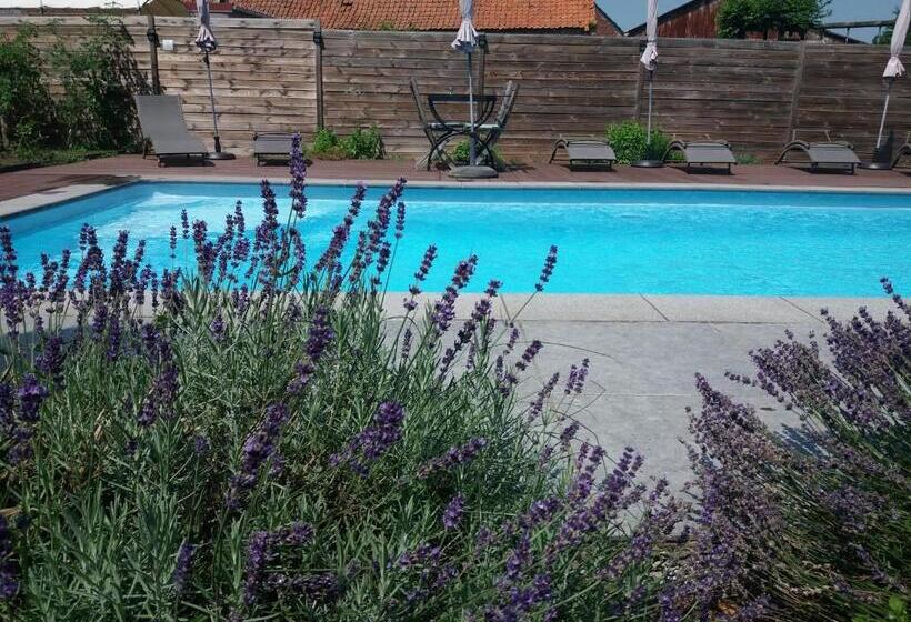 민박 Chambres D Hotes ,hotel ,secret D Une Nuit A Vicq Prės De Onnaing,avec Piscine