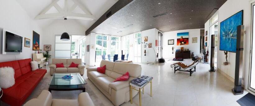 تختخواب و صبحانه Villa Castoria