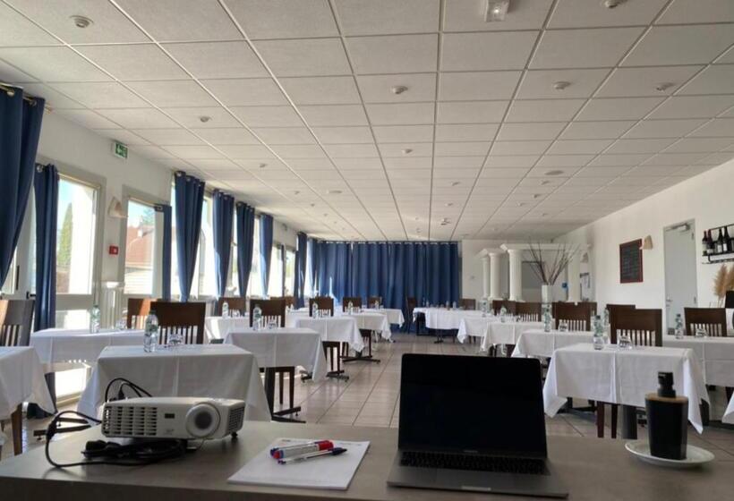 Cit Hotel La Pyramide