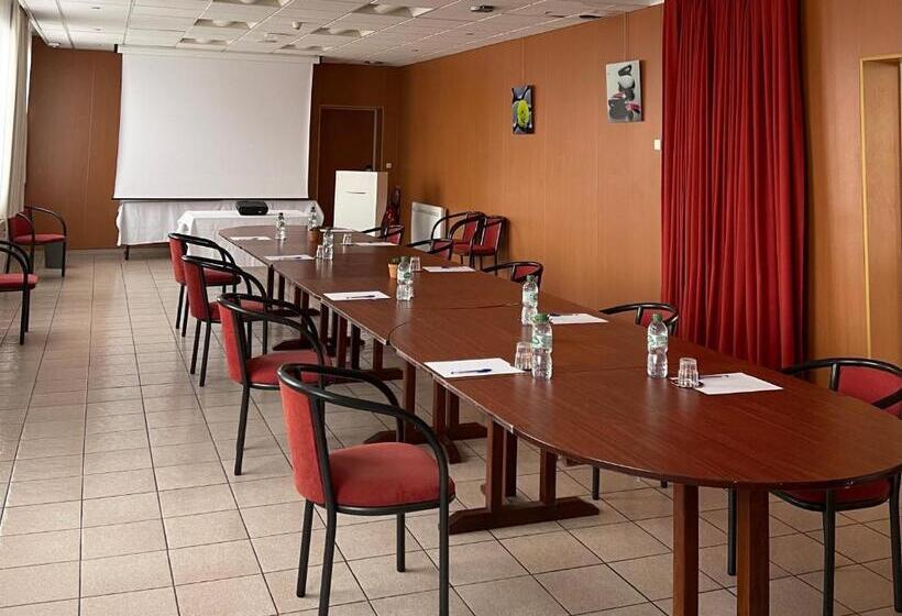 Cit Hotel La Pyramide