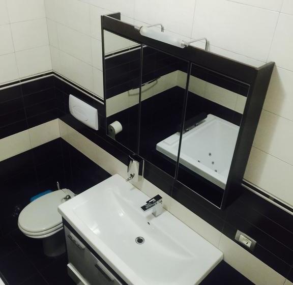 Godija Hotel & Suites