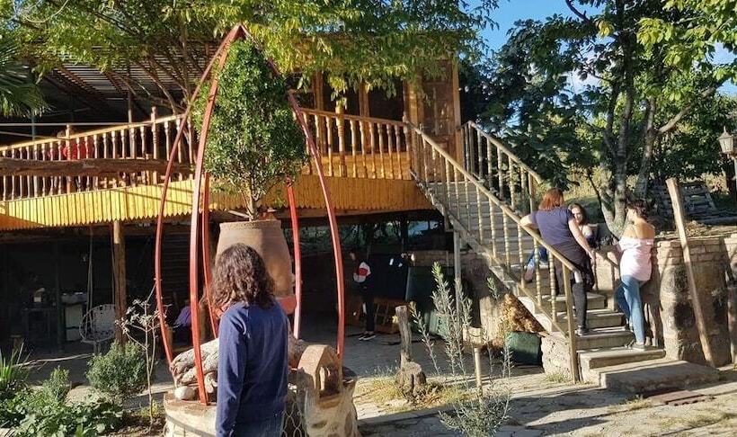 هتل Amiran`s Lake