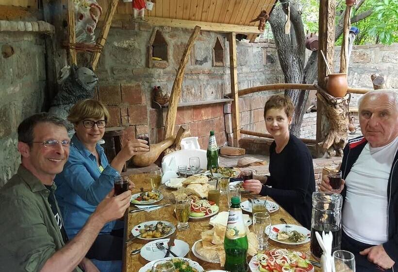 هتل Amiran`s Lake