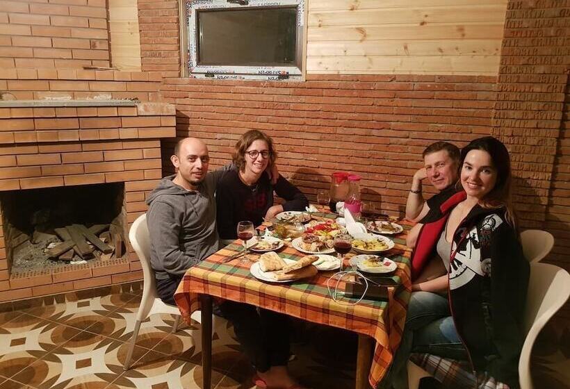 هتل Amiran`s Lake