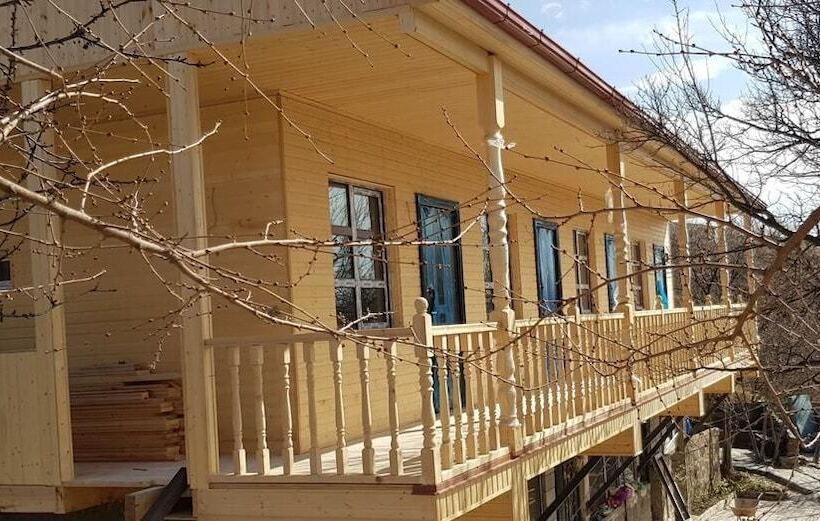 هتل Amiran`s Lake