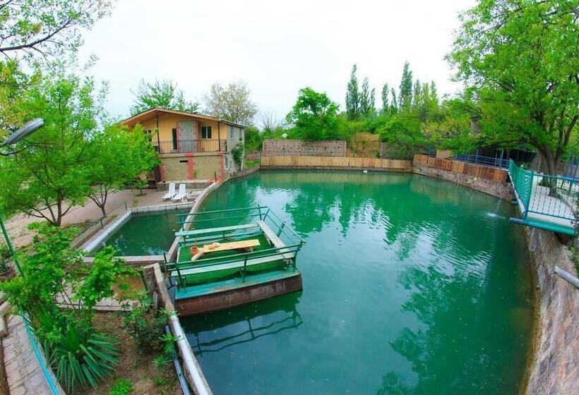 هتل Amiran`s Lake