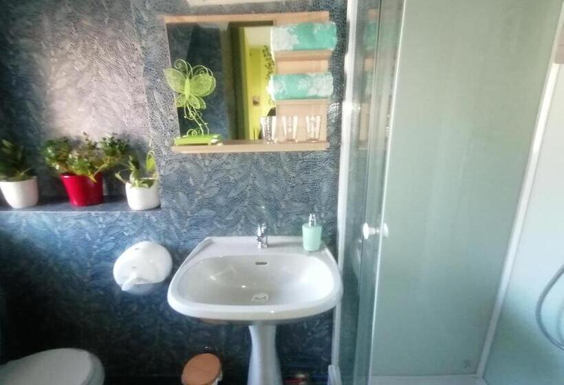 Отель Chambres D'hôtes L'astazou