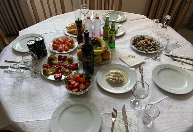 בית מלון כפרי Devi