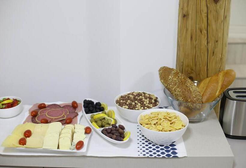 هتل Golden Nugget Tbilisi