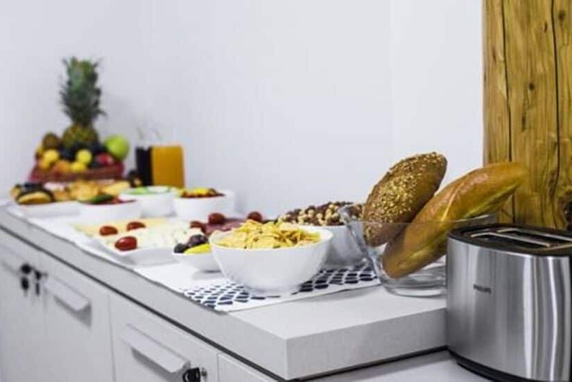 هتل Golden Nugget Tbilisi