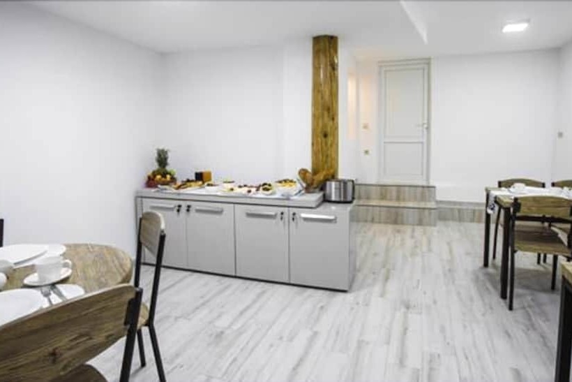 هتل Golden Nugget Tbilisi