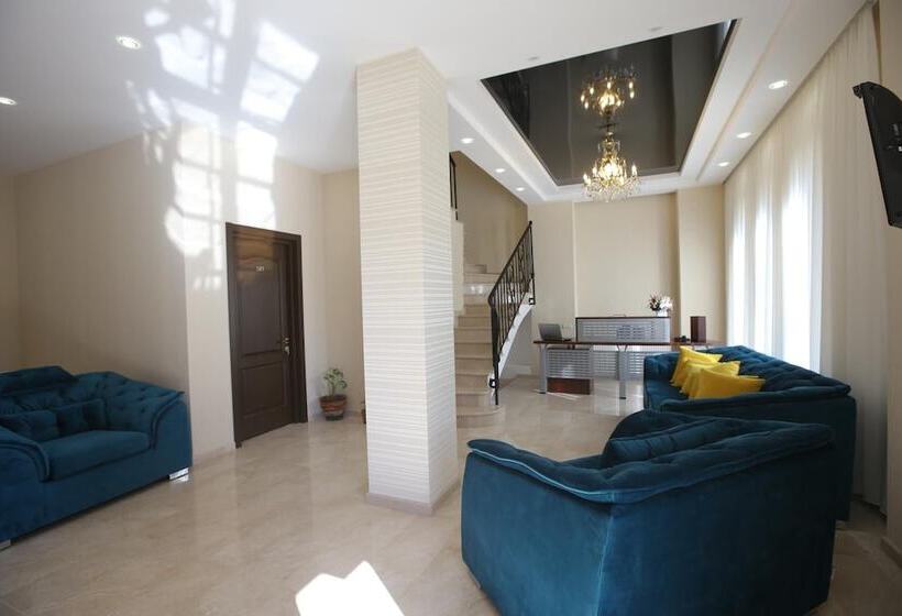 هتل Golden Nugget Tbilisi