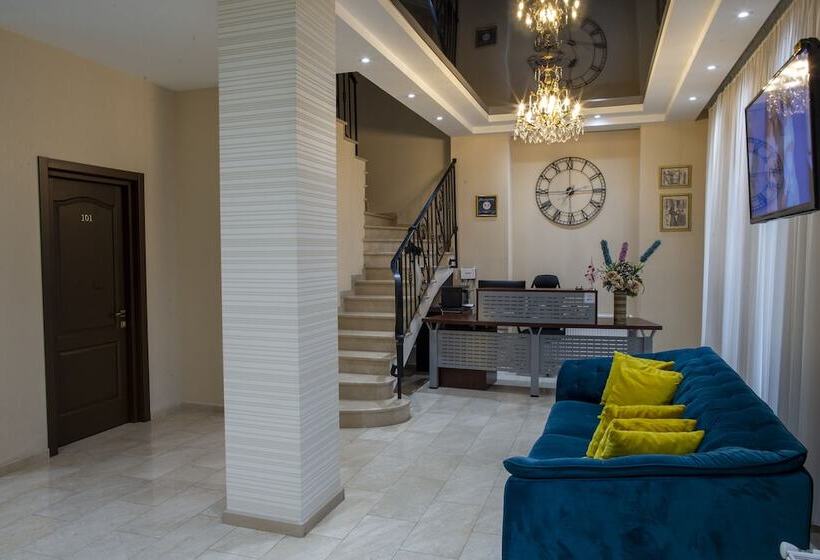 هتل Golden Nugget Tbilisi