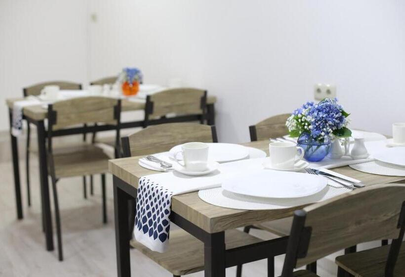 هتل Golden Nugget Tbilisi