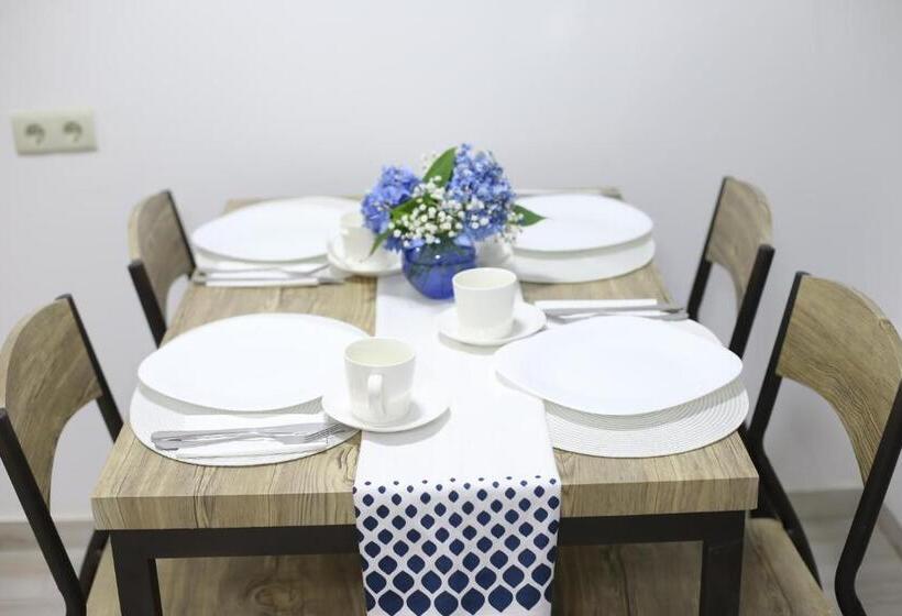 هتل Golden Nugget Tbilisi