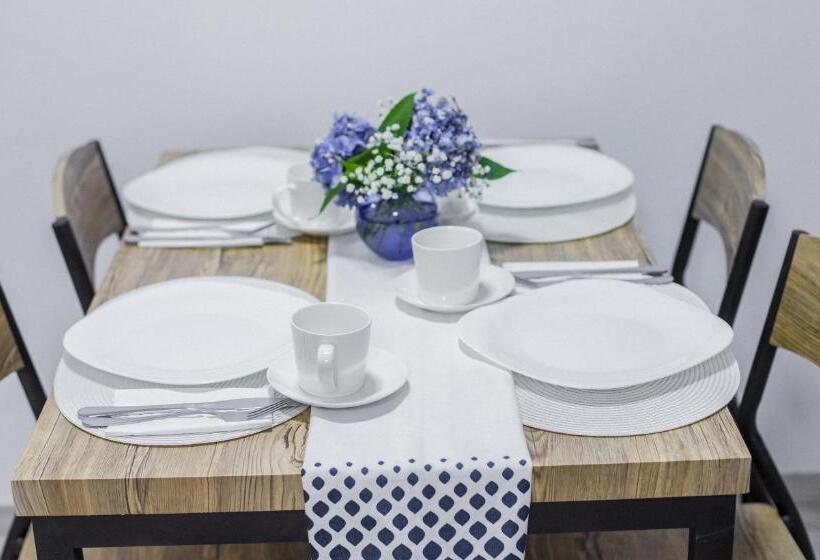 هتل Golden Nugget Tbilisi