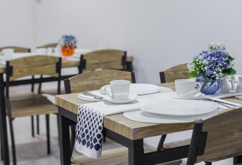 هتل Golden Nugget Tbilisi