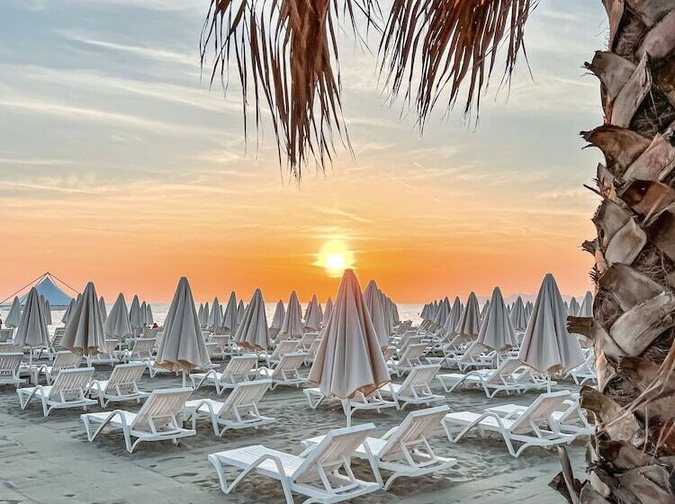 בית מלון כפרי Grand Blue Fafa