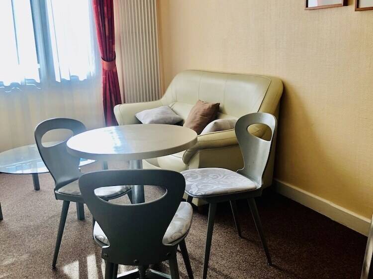 Отель Hôtel Restaurant La Diligence