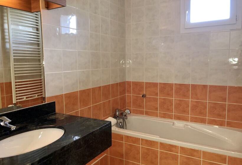 Отель Hôtel Restaurant La Diligence